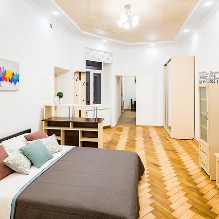 Bright And Cozy Apart With Balcony 리비프 외부 사진